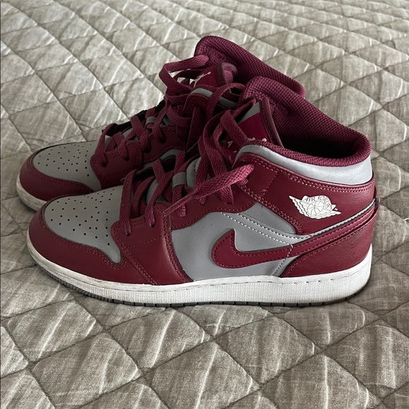 Nike Air Jordan Kids 6Y Burgundy and Gray Sneakers - Picture 1 of 8